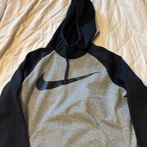 Nike Men's Black and Gray Pullover Hoodie